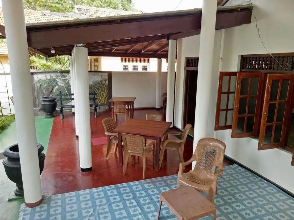 Sanoga Holiday Resort Тіссамахарама Екстер'єр фото